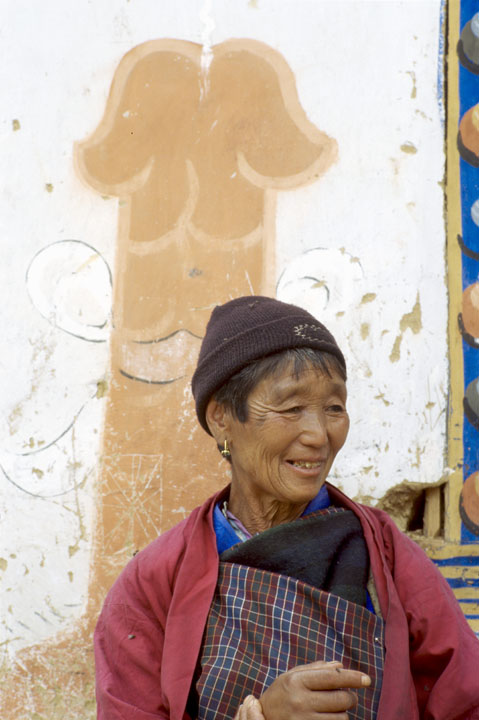 b_490l trek7.jpg - Bhoutan - vallée de Punakha, Dzong de Punakha la dame au phallus